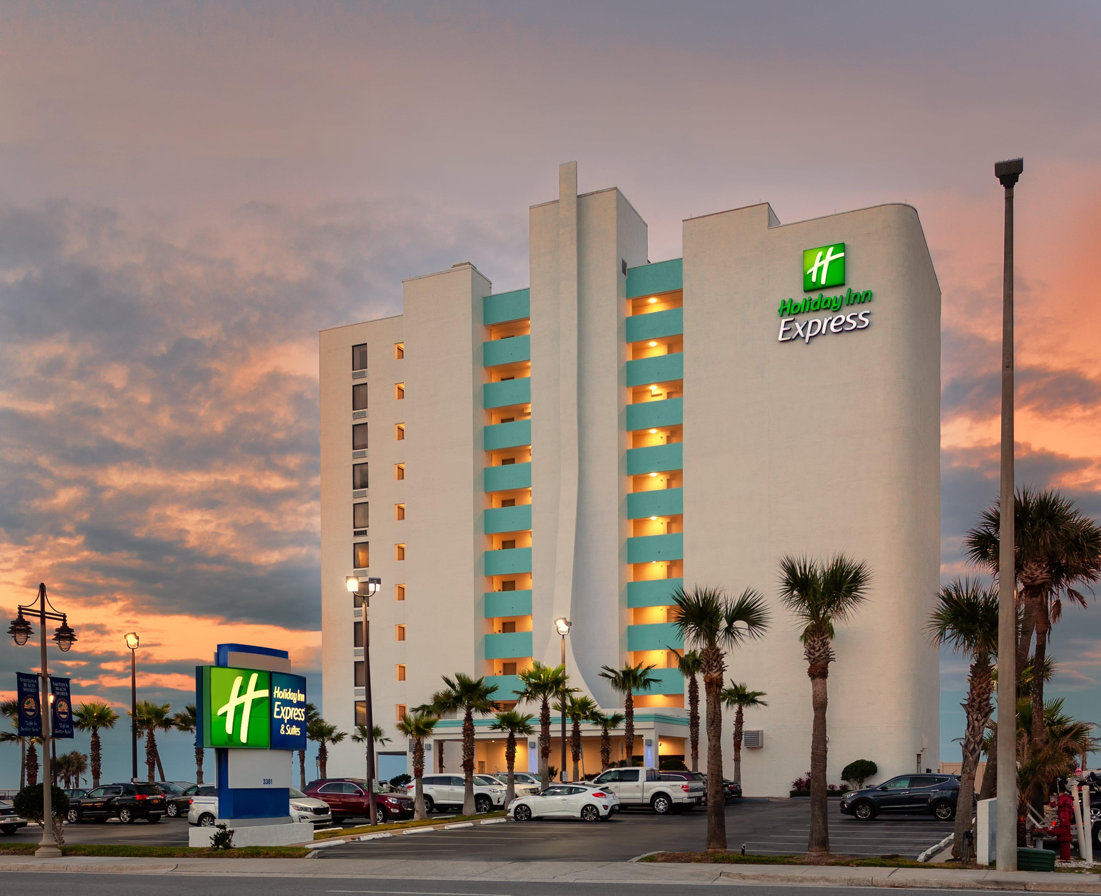 Holiday Inn Express & Suites Oceanfront Daytona Beach Shores By Ihg Exterior photo