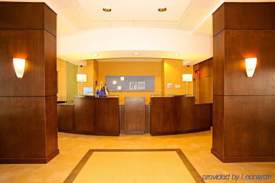 Holiday Inn Express & Suites Oceanfront Daytona Beach Shores By Ihg Interior photo