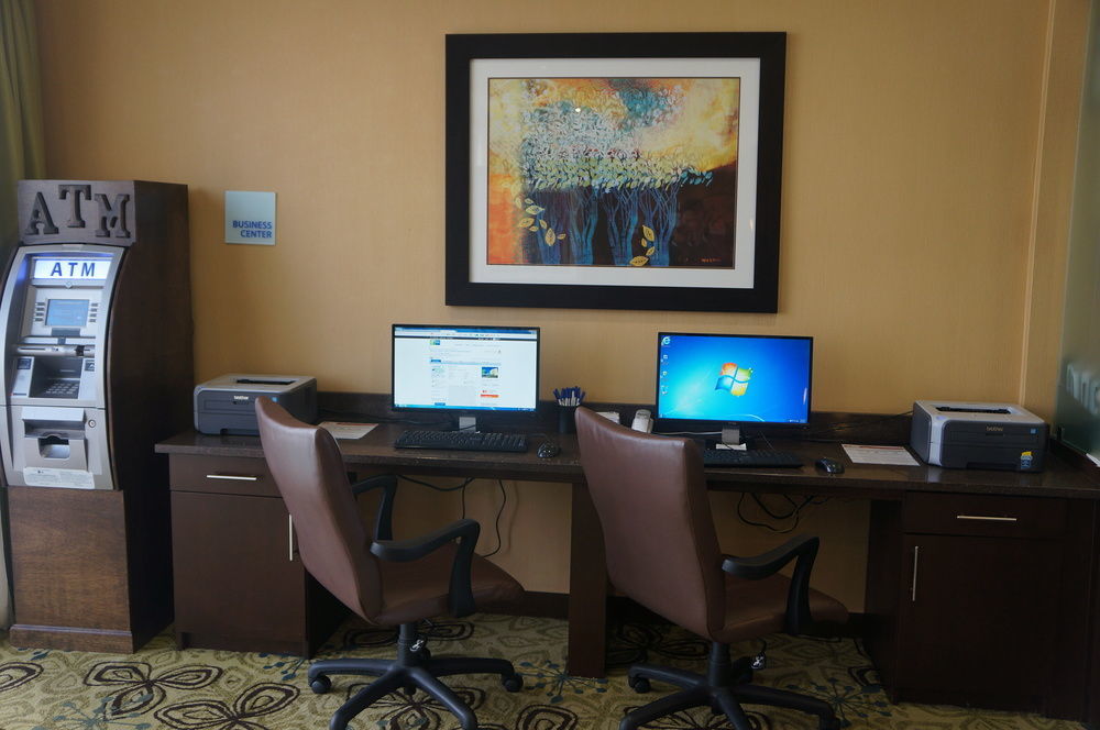 Holiday Inn Express & Suites Oceanfront Daytona Beach Shores By Ihg Exterior photo